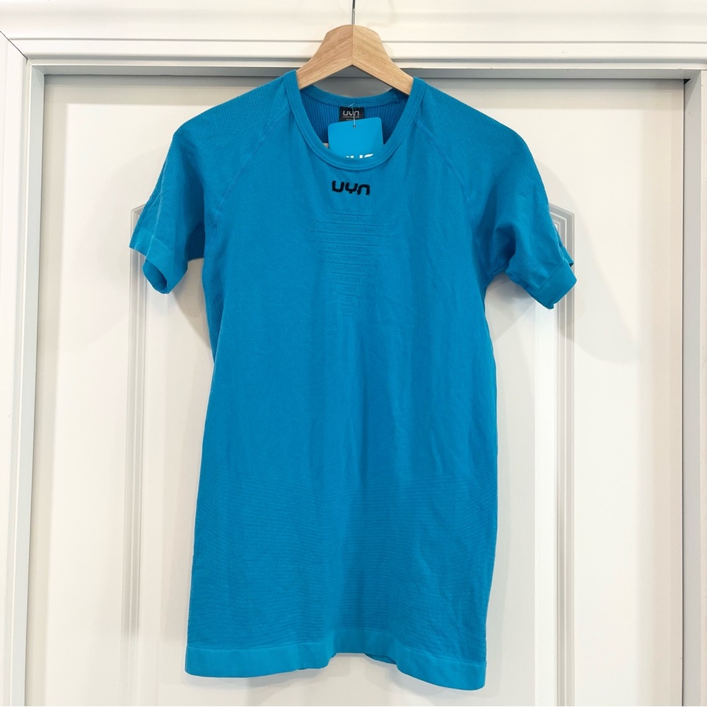NWT Blue UYN Short Sleeve Athletic Shirt Size L Fitted Performance Shirt